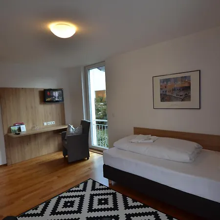 Weinhaus Steppe Hotel 3***Superior Und Weinstube Waldbronn