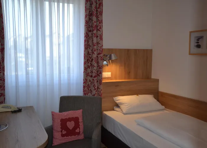 Weinhaus Steppe 3***superior Und Weinstube Hotel